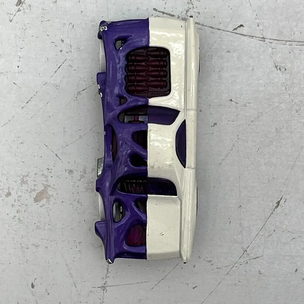 Mattel Hot Wheels Two-Face Diecast DC Universe Car White/Purple Toned